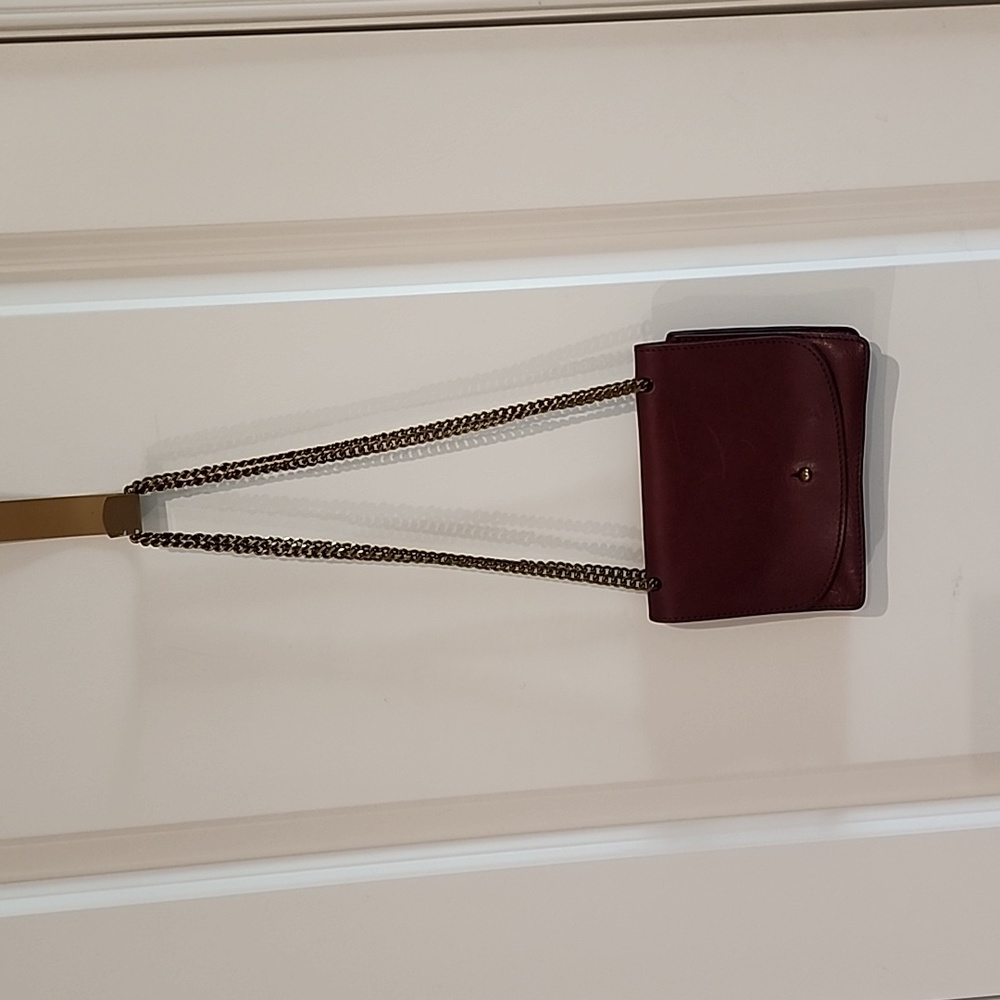 Maxwell Chain Crossbody